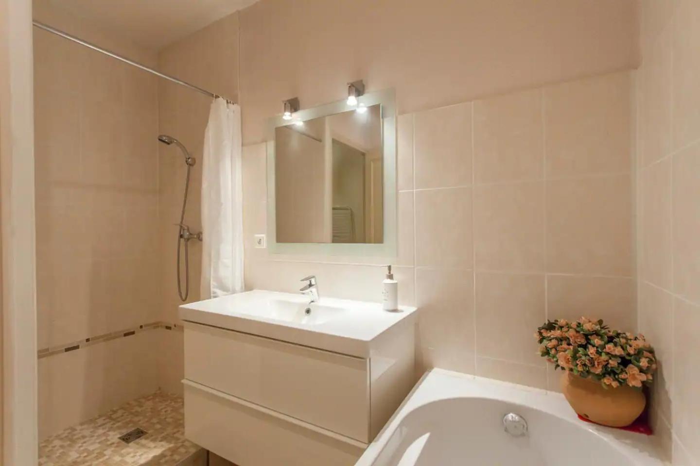 Chambre Privee En Hyper-Centre De Гренобъл Екстериор снимка